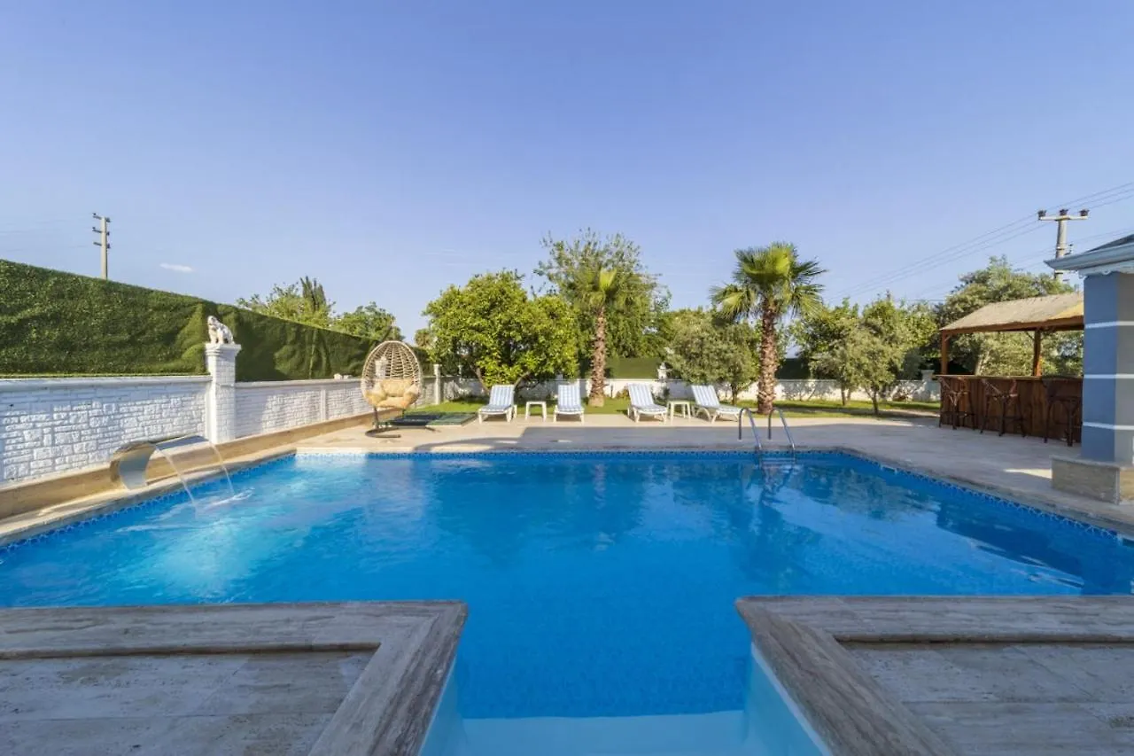 Marvelous Villa With Private Pool In Muratpasa Antalya